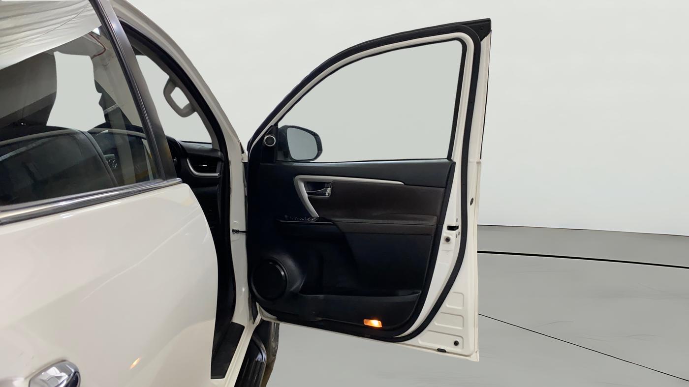 2018 Toyota Fortuner 2.8 4X2 AT, Diesel, Automatic, 52,828 km, RHS Front Door