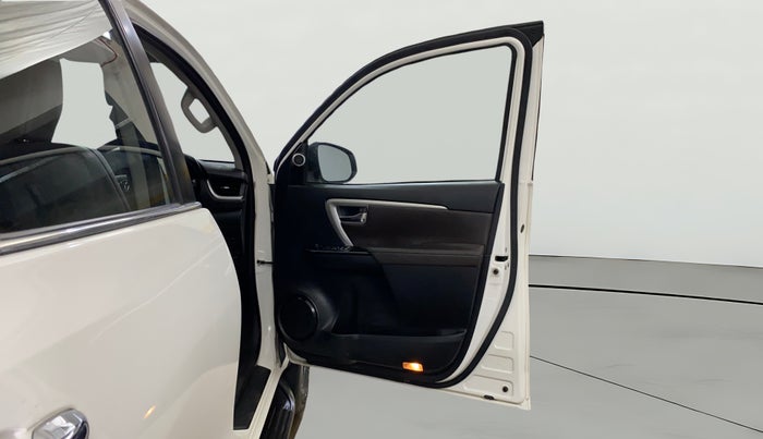 2018 Toyota Fortuner 2.8 4X2 AT, Diesel, Automatic, 52,828 km, RHS Front Door