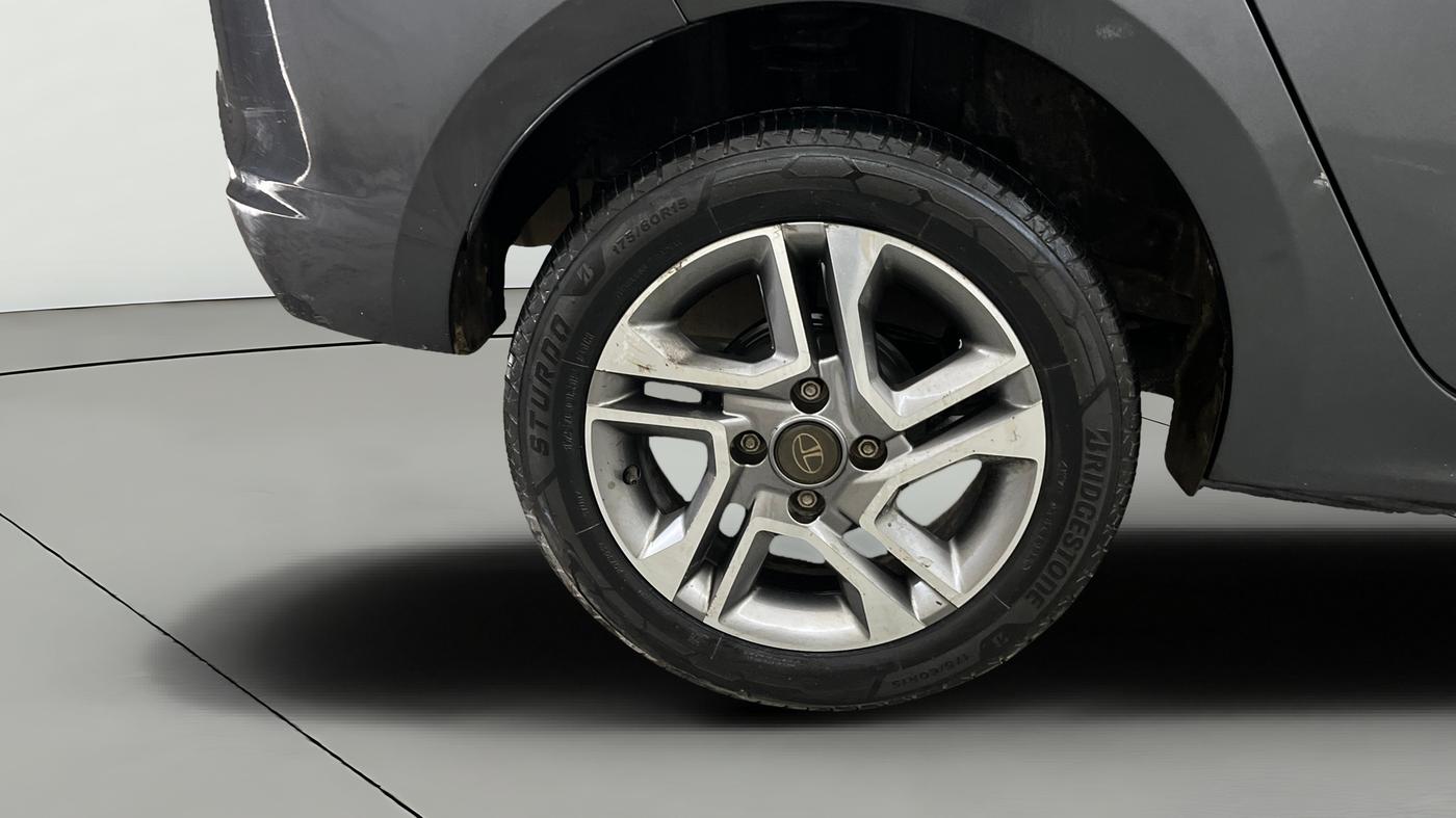 2022 Tata TIGOR XZA PLUS PETROL, Petrol, Automatic, 40,880 km, Right Rear Wheel