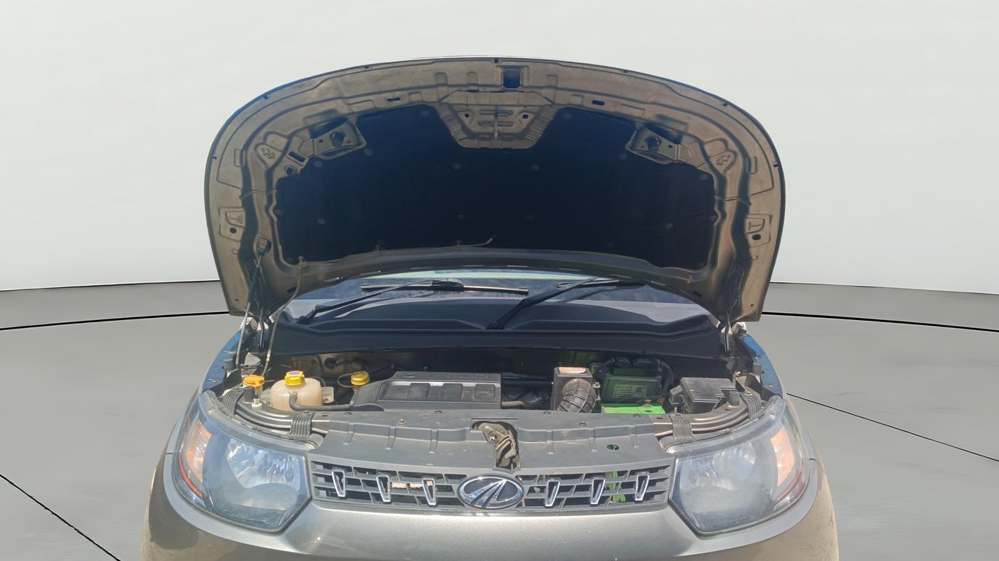 2016 Mahindra Kuv100 K6 5 STR, Petrol, Manual, 33,624 km, Open Bonet