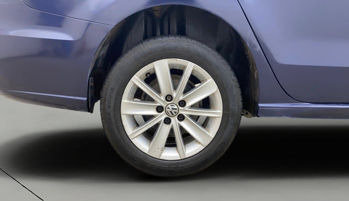 2015 Volkswagen Vento HIGHLINE DIESEL 1.5, Diesel, Manual, 1,27,863 km, Right Rear Wheel