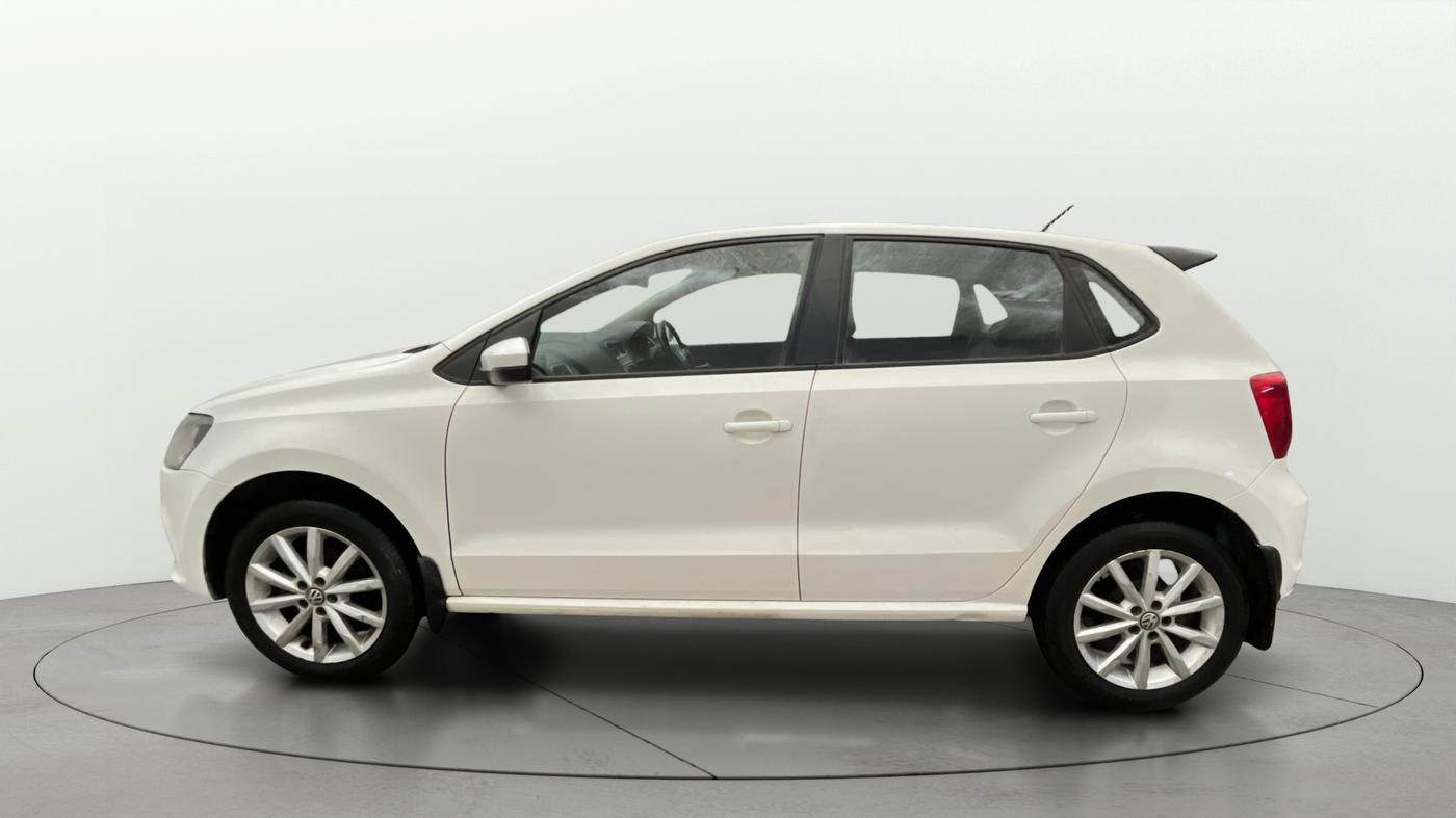 2017 Volkswagen Polo HIGHLINE PLUS 1.2(16 ALLOY, Petrol, Manual, 1,00,384 km, Left Side