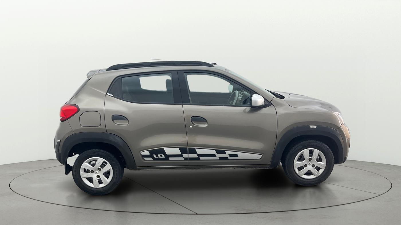 2017 Renault Kwid RXT 1.0 (O), Petrol, Manual, 1,35,973 km, Right Side View