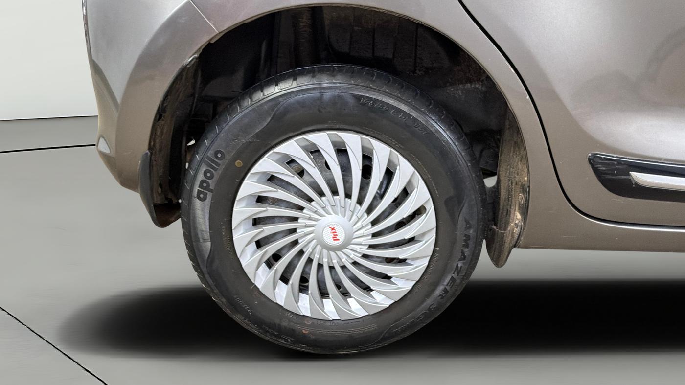 2021 Maruti Swift VXI, Petrol, Manual, 31,061 km, Right Rear Wheel