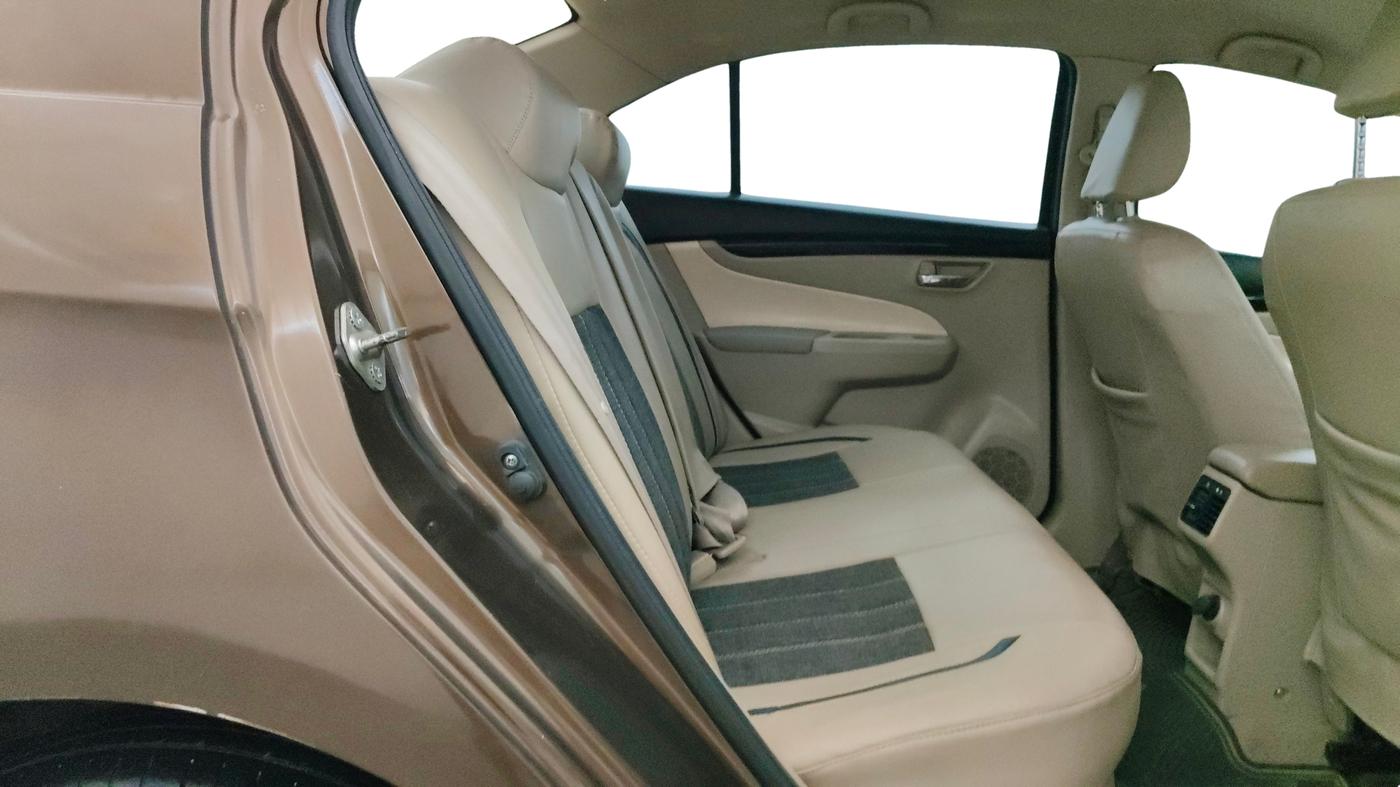 2015 Maruti Ciaz VXI+, Petrol, Manual, 94,306 km, Right Side Rear Door Cabin