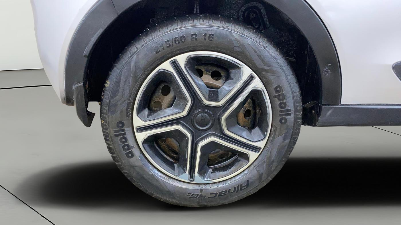 2018 Tata NEXON XM PETROL, CNG, Manual, 1,00,474 km, Right Rear Wheel