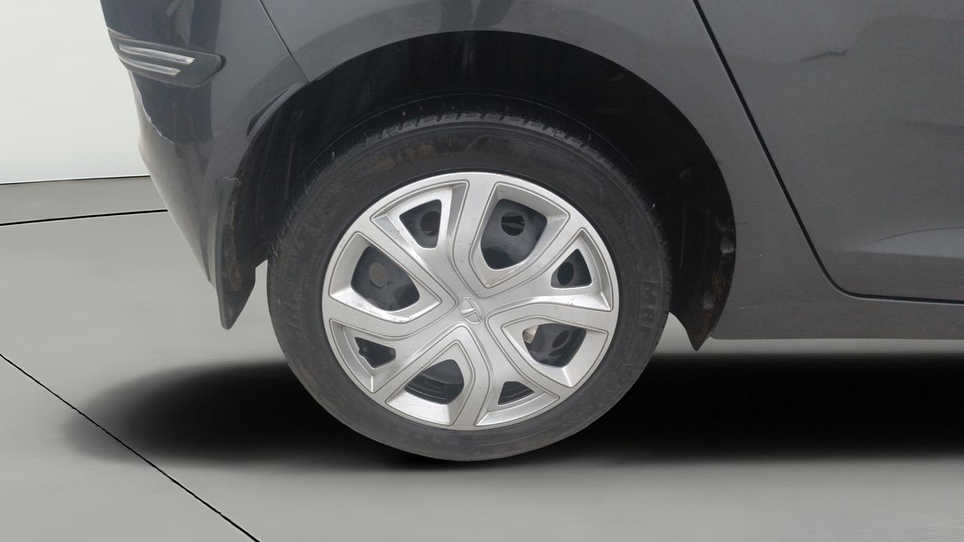 2021 Tata ALTROZ XM PLUS PETROL, Petrol, Manual, 22,278 km, Right Rear Wheel