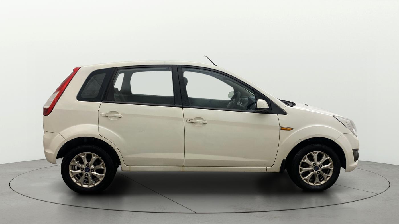 2013 Ford Figo TITANIUM 1.4 DIESEL, Diesel, Manual, 92,285 km, Right Side View