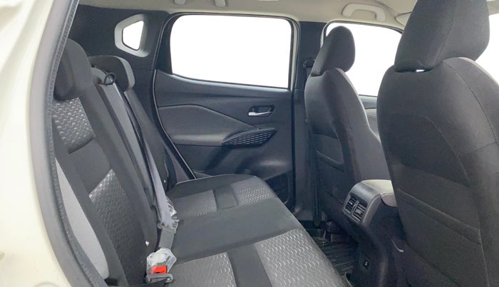 2024 Nissan MAGNITE N-Connecta B4D 1.0 Petrol MT Dual Tone, Petrol, Manual, 3,297 km, Right Side Rear Door Cabin