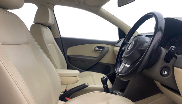 2014 Volkswagen Vento HIGHLINE 1.6 MPI, Petrol, Manual, 64,278 km, Right Side Front Door Cabin