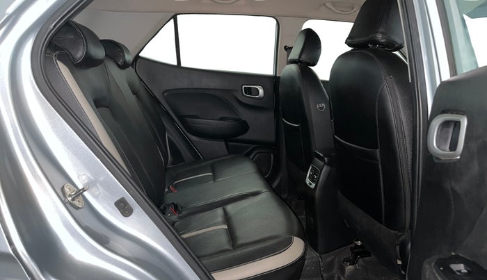 2020 Hyundai VENUE S+ 1.2, Petrol, Manual, 64,868 km, Right Side Rear Door Cabin