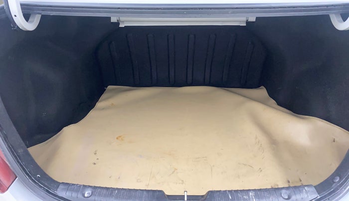 2017 Hyundai Verna 1.6 VTVT SX, Petrol, Manual, 35,102 km, Boot Open Zoomed View