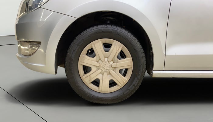 2015 Skoda Rapid AMBITION 1.6 MPI MT, Petrol, Manual, 86,889 km, Left Front Wheel