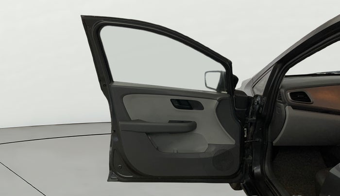 2021 Tata ALTROZ XE PETROL, Petrol, Manual, 18,377 km, LHS Front Door