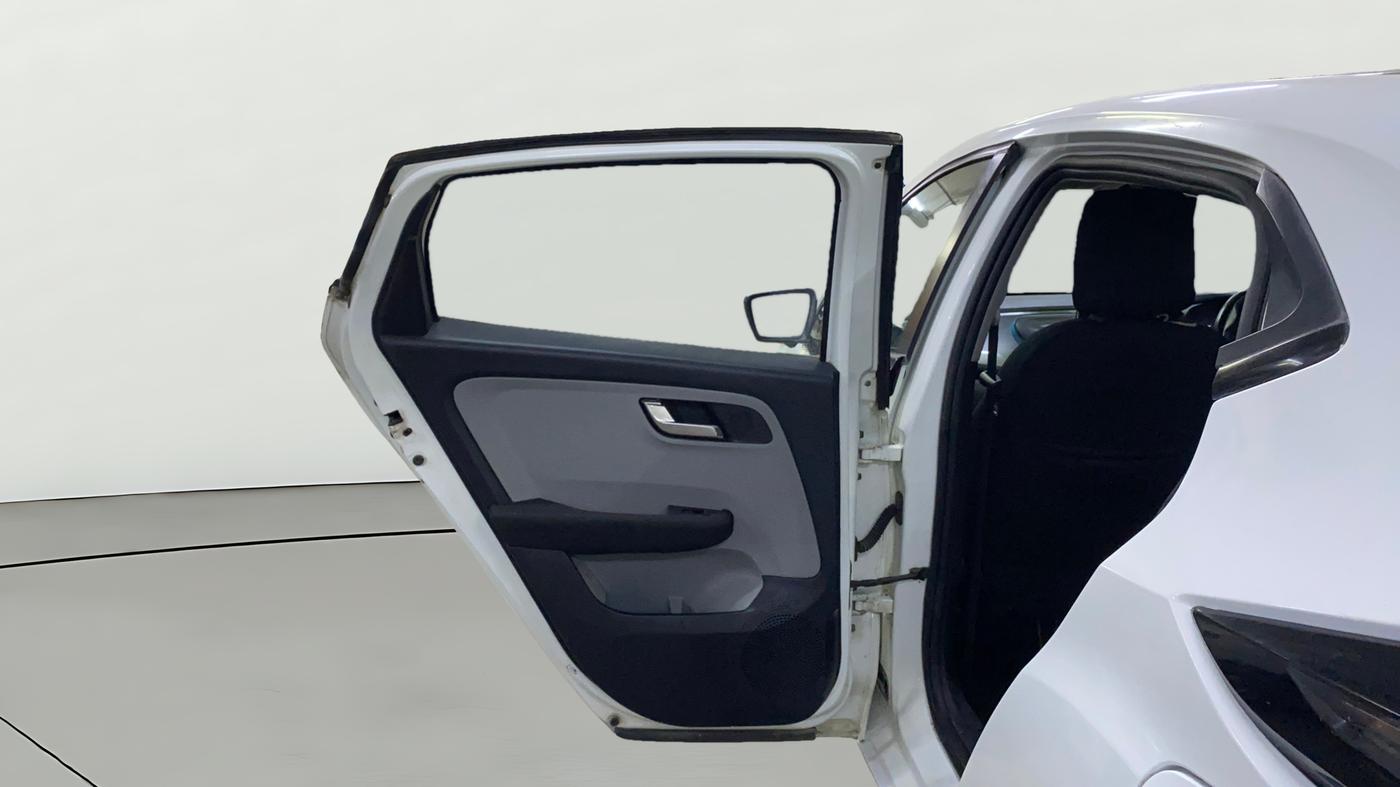 2021 Tata ALTROZ XZ PETROL, Petrol, Manual, 26,111 km, LHS Rear Door