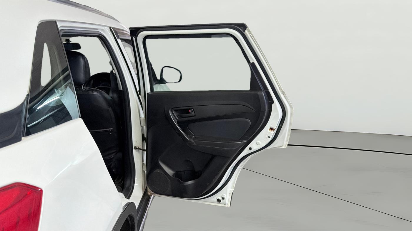 2022 Maruti Vitara Brezza LXI, CNG, Manual, 66,863 km, RHS Rear Door