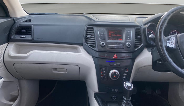2021 Mahindra XUV300 W6 1.5 Diesel, Diesel, Manual, 68,068 km, Steering Wheel Close Up