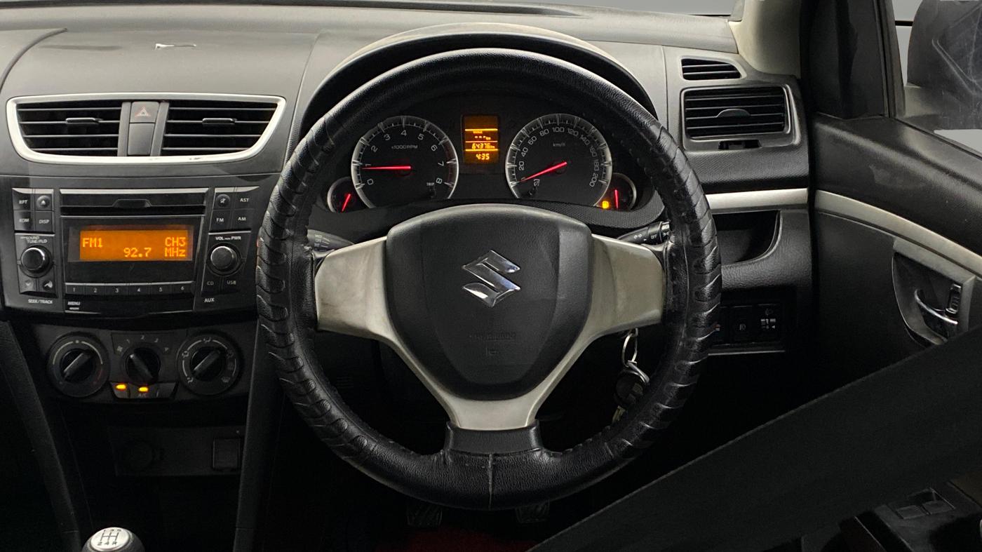 2017 Maruti Swift VXI, Petrol, Manual, 64,387 km, Steering Wheel Close Up