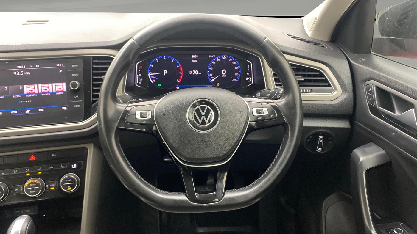 2021 Volkswagen T-ROC 1.5 TSI AT, Petrol, Automatic, 1,20,900 km, Steering Wheel Close Up