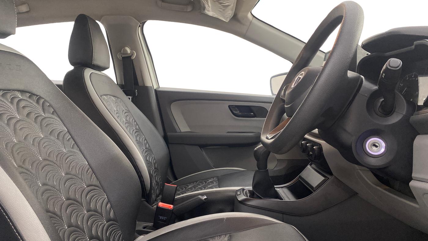 2021 Tata ALTROZ XE PETROL, Petrol, Manual, 32,631 km, Right Side Front Door Cabin