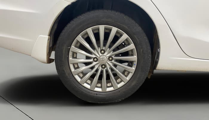 2017 Maruti Ciaz ALPHA DIESEL 1.3, Diesel, Manual, 1,47,557 km, Right Rear Wheel
