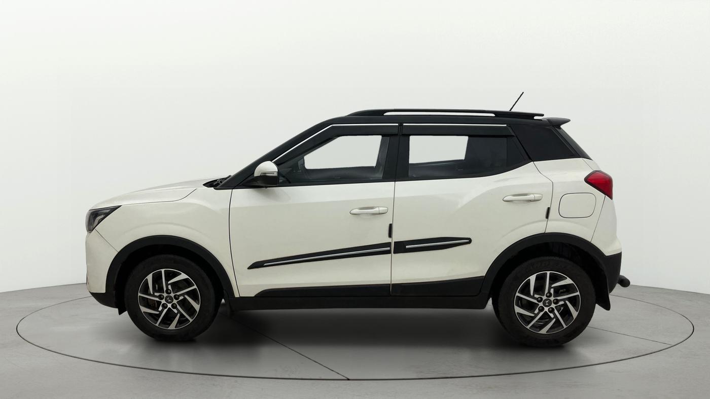 2023 Mahindra XUV300 W8 (O) 1.5 DIESEL AMT, Diesel, Automatic, 65,618 km, Left Side