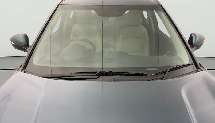 2019 Mahindra XUV300 W8 (O) 1.5 DIESEL, Diesel, Manual, 81,202 km, Front Windshield