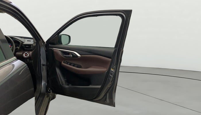 2022 Maruti Grand Vitara ZETA SMART HYBRID, Petrol, Manual, 40,056 km, RHS Front Door