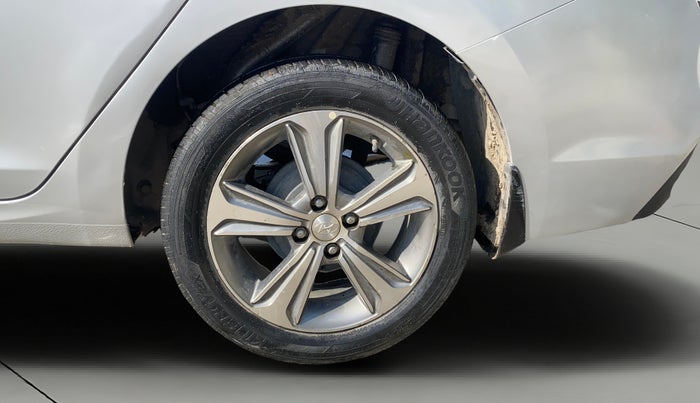 2018 Hyundai Verna 1.6 VTVT SX, Petrol, Manual, 50,759 km, Left Rear Wheel