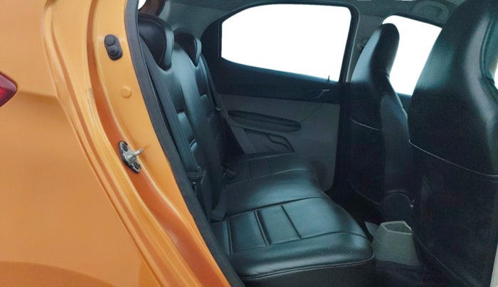 2016 Tata Tiago XT PETROL, Petrol, Manual, 1,09,669 km, Right Side Rear Door Cabin