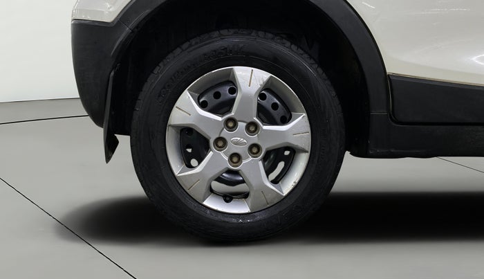 2019 Mahindra XUV300 W6 1.2 PETROL, Petrol, Manual, 83,366 km, Right Rear Wheel