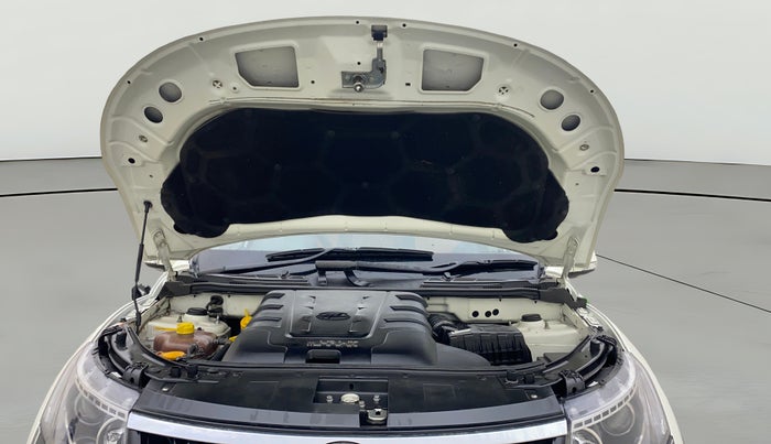 2020 Mahindra XUV500 W7 AT, Diesel, Automatic, 73,825 km, Open Bonet