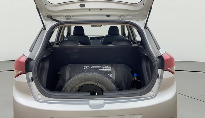 2017 Hyundai Elite i20 MAGNA EXECUTIVE 1.2, CNG, Manual, 47,316 km, Boot Open Zoomed View