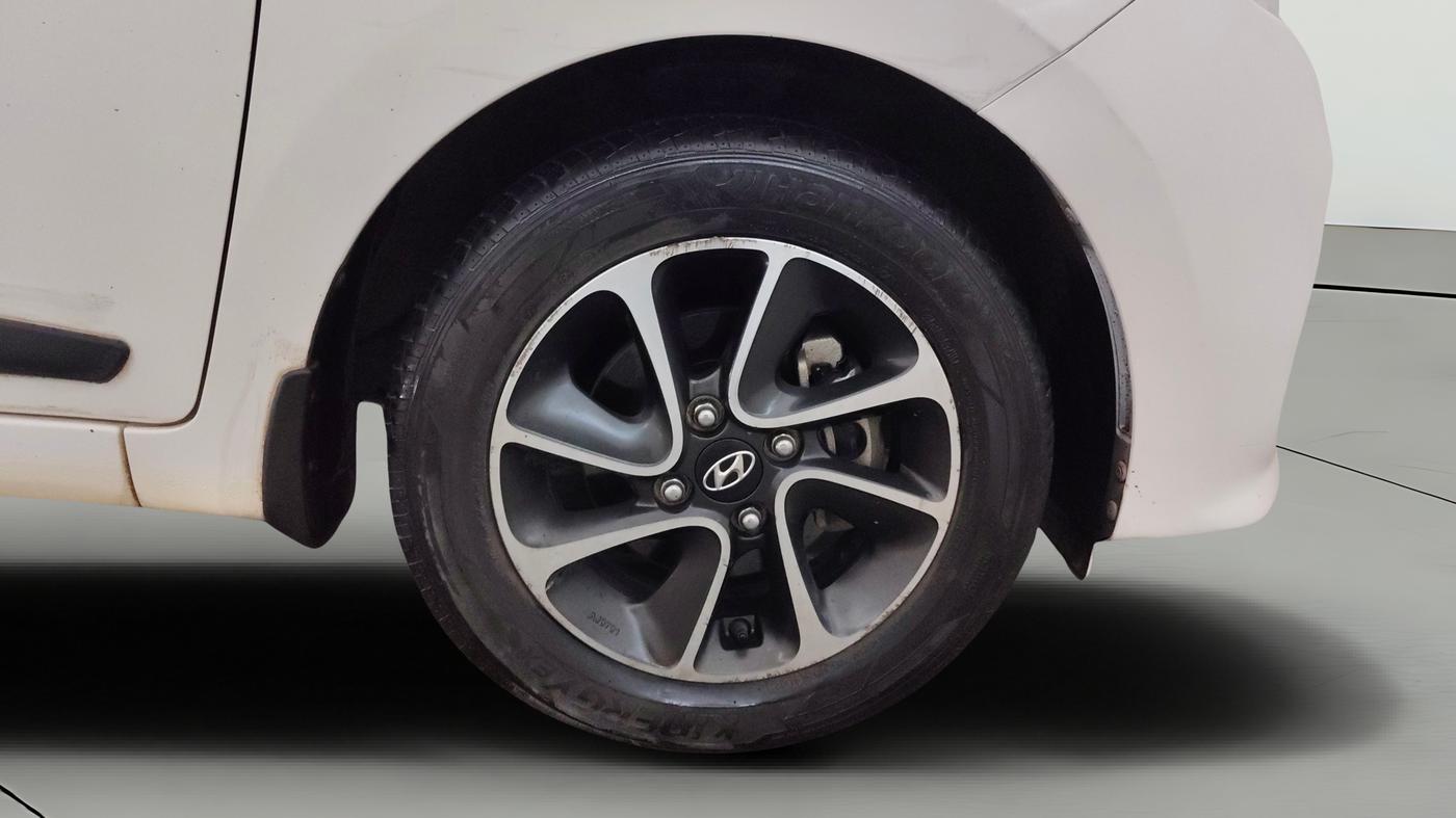 2019 Hyundai Grand i10 SPORTZ AT 1.2 KAPPA VTVT, Petrol, Automatic, 18,810 km, Right Front Wheel