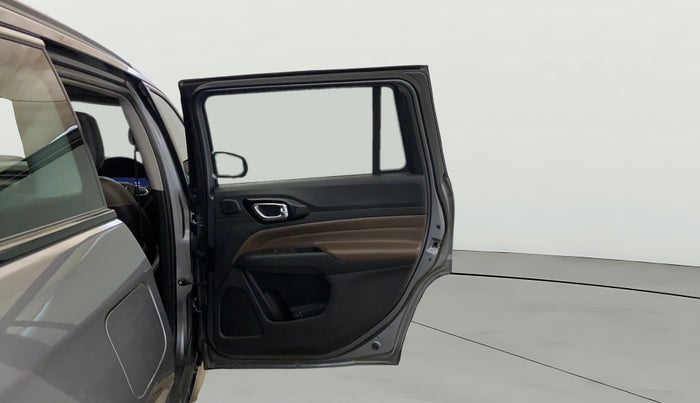 2022 Jeep MERIDIAN LIMITED (O) 4X4 AT, Diesel, Automatic, 36,602 km, RHS Rear Door