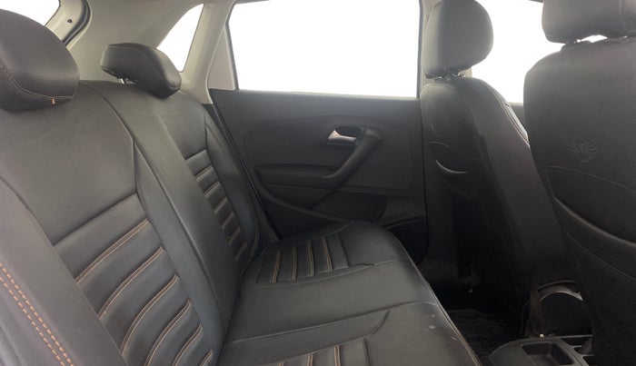 2015 Volkswagen Polo COMFORTLINE 1.2L, Petrol, Manual, 67,232 km, Right Side Rear Door Cabin