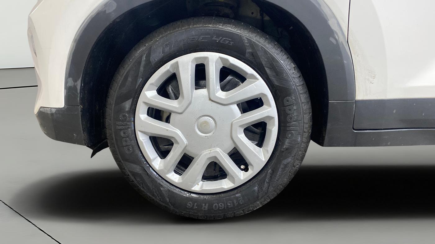 2021 KIA SONET HTK PLUS 1.2, Petrol, Manual, 9,064 km, Left Front Wheel