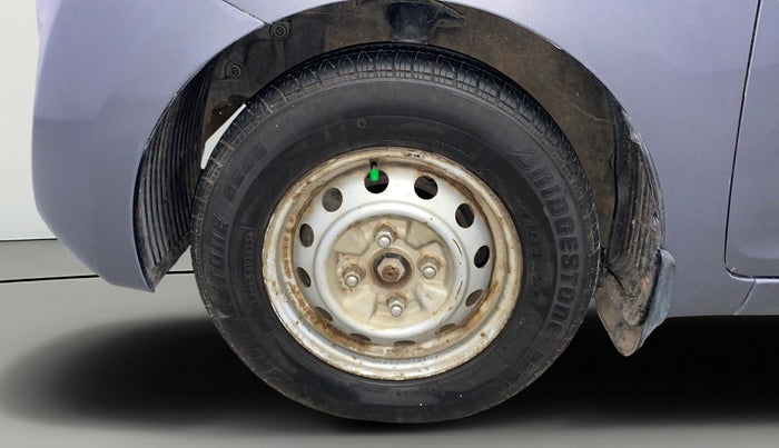 2016 Hyundai Eon ERA +, Petrol, Manual, 1,04,823 km, Left Front Wheel