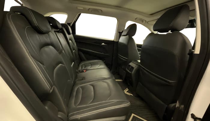 2019 MG HECTOR SHARP 1.5 DCT PETROL, Petrol, Automatic, 56,358 km, Right Side Rear Door Cabin