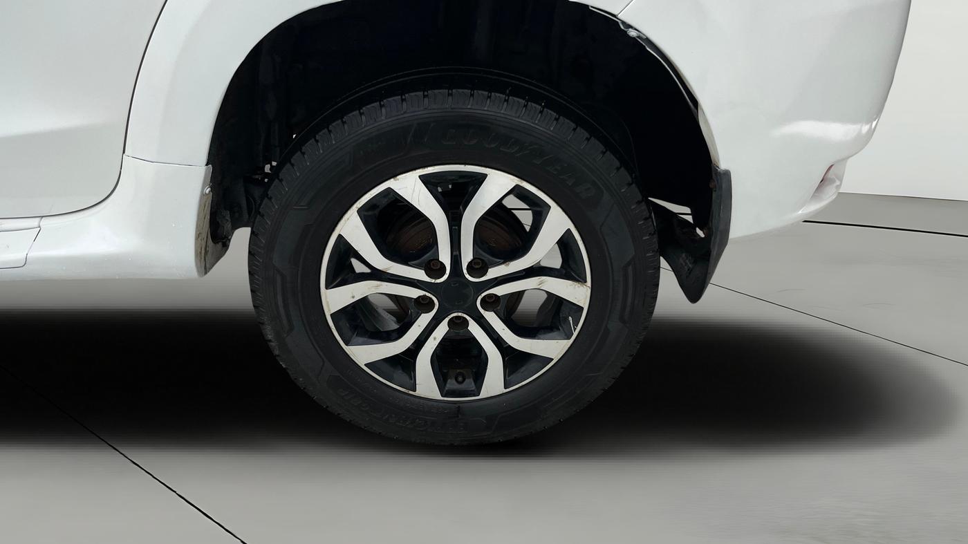 2015 Nissan Terrano XL O (D), Diesel, Manual, 91,042 km, Left Rear Wheel