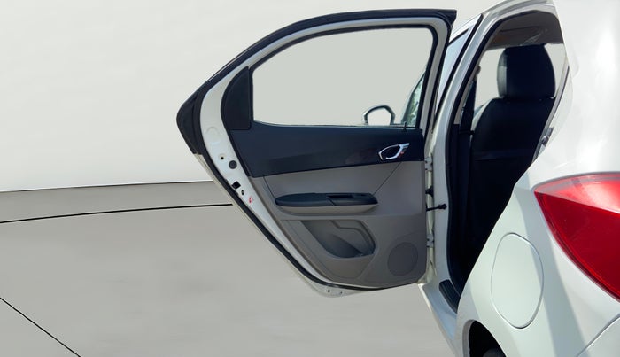 2019 Tata Tiago XZ PETROL, CNG, Manual, 43,107 km, LHS Rear Door