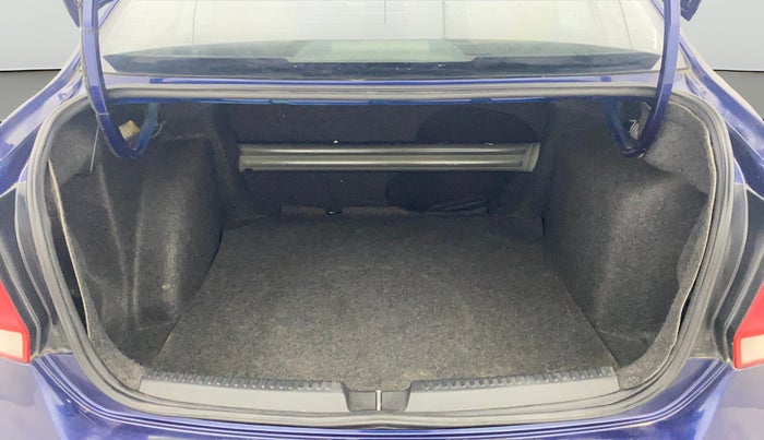 2012 Volkswagen Vento HIGHLINE DIESEL 1.6, Diesel, Manual, 73,895 km, Boot Open Zoomed View