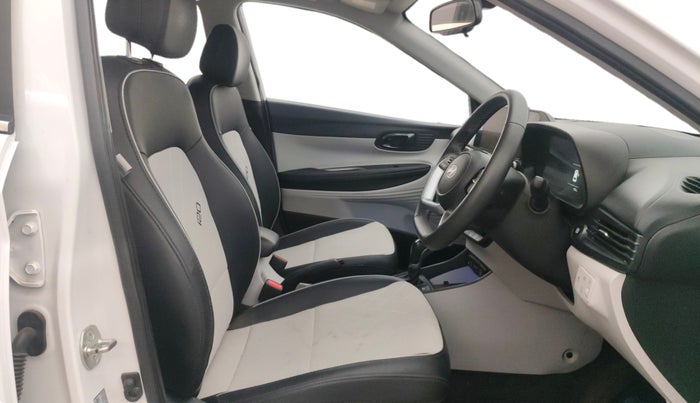 2024 Hyundai NEW I20 ASTA (O) 1.2 IVT, Petrol, Automatic, 9,274 km, Right Side Front Door Cabin