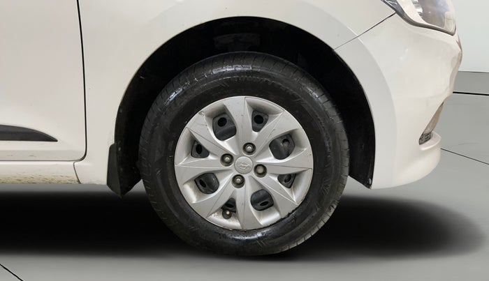 2015 Hyundai Elite i20 SPORTZ 1.2, Petrol, Manual, 62,113 km, Right Front Wheel