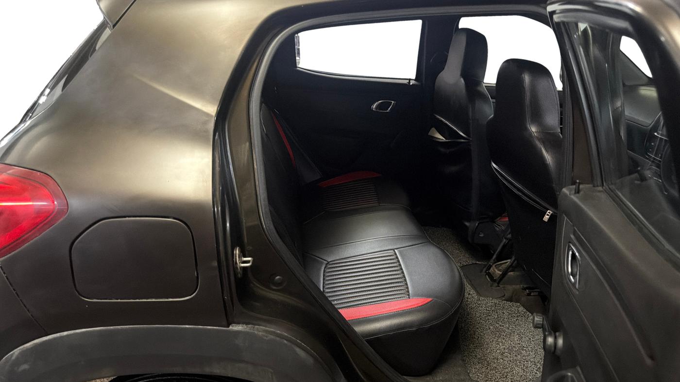 2019 Renault Kwid RXT 1.0 AMT (O), Petrol, Automatic, 62,978 km, Right Side Rear Door Cabin