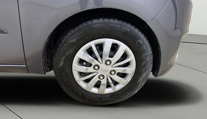 2014 Hyundai i10 SPORTZ 1.2, CNG, Manual, 86,107 km, Right Front Wheel