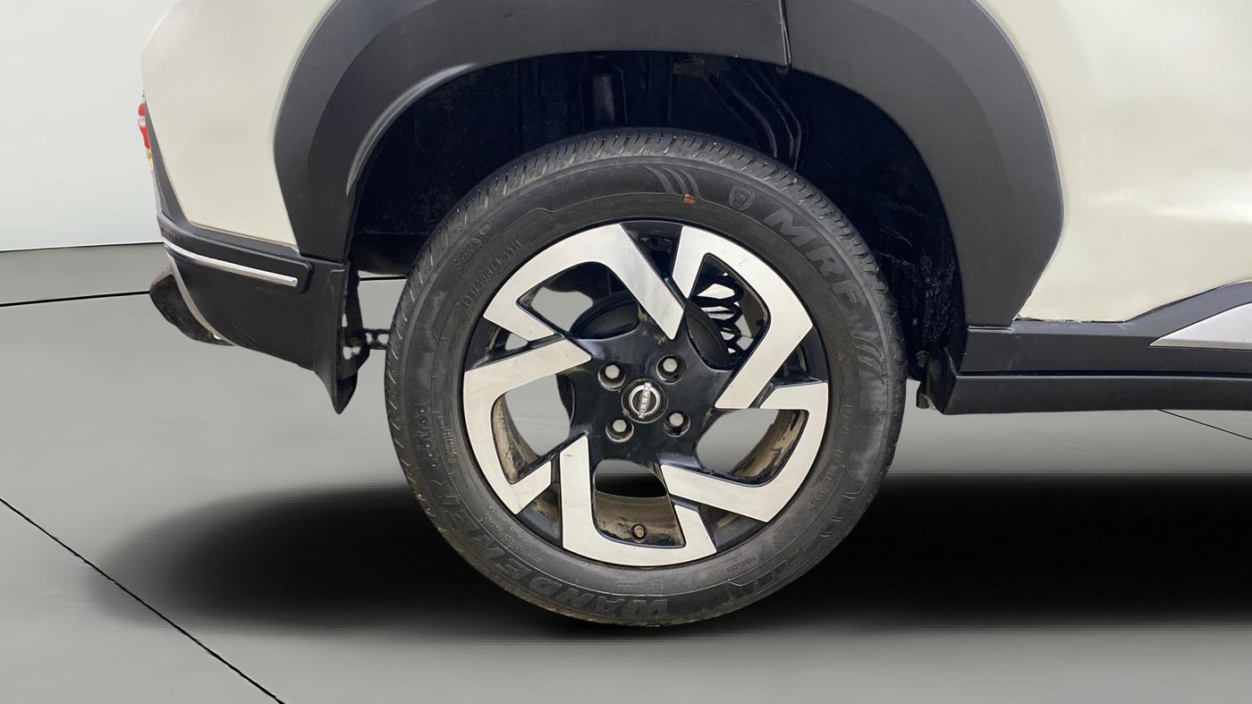 2022 Nissan MAGNITE XV PREMIUM TURBO (O) CVT DUAL TONE, Petrol, Automatic, 40,081 km, Right Rear Wheel