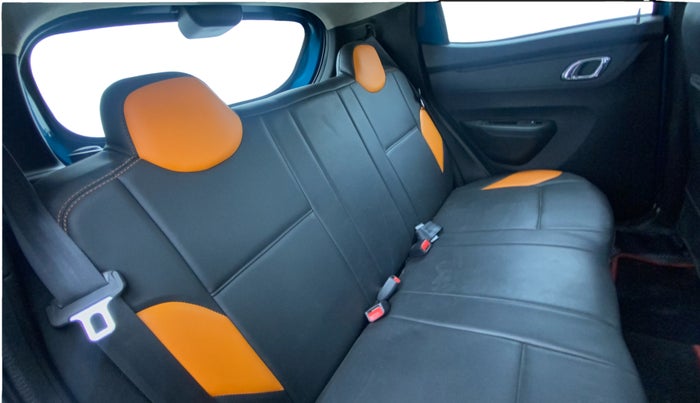 2022 Renault Kwid CLIMBER MT 1.0, Petrol, Manual, 14,836 km, Right Side Rear Door Cabin