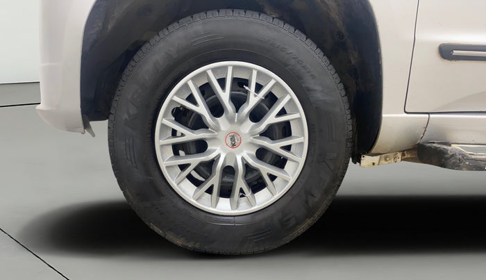 2016 Mahindra TUV300 T4 PLUS, Diesel, Manual, 1,08,591 km, Left Front Wheel