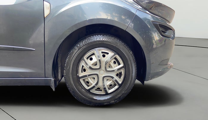 2021 Tata ALTROZ XE PETROL, Petrol, Manual, 34,288 km, Right Front Wheel